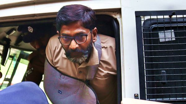 சவுக்கு சங்கர் மீது பொய் வழக்கு போடப்பட்டுள்ளது.. மனித உரிமை ஆர்வலர்கள் கூட்டாக அறிக்கை