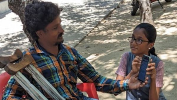 தந்தை மாற்றுத்திறனாளி.. தாய் உடல்நிலை பாதிக்கப்பட்டவர்.. பெற்றோரை பெருமை பொங்க வைத்த சந்தோஷினி!