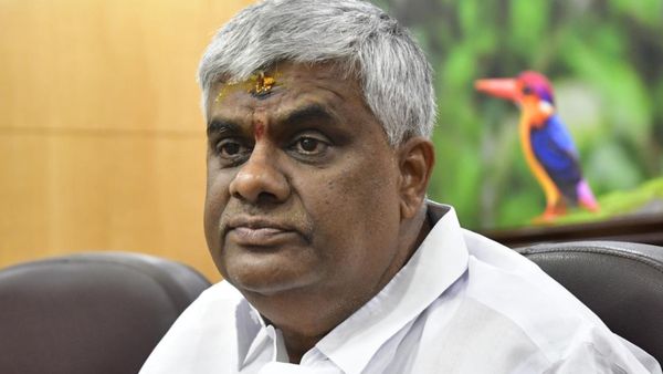 பாலியல் தொல்லை..கடத்தல்! எகிறும் கிரைம் ரேட்..சிக்கலில் எச்டி.ரேவண்ணா! இன்று முன் ஜாமீன் மனு விசாரணை