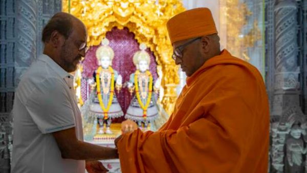 அபிஷேகம் + வழிபாடு.. அபிதாபியின் முதல் இந்து கோவிலில் நடிகர் ரஜினிகாந்த் தரிசனம்! சிறப்பே இதுதான்