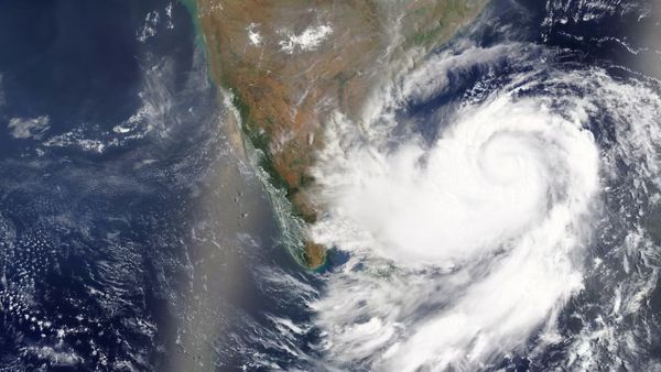 வங்கக்கடலில் உருவானது ‛ரெமல்’ புயல்.. ஓமன் சூட்டிய பெயரின் அர்த்தம் தெரியுமா? சுவாரசியம்