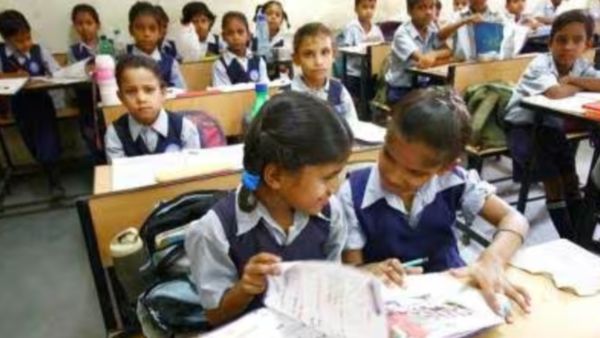 தனியார் பள்ளிகளில் இலவச கல்வி.. குவிந்த விண்ணப்பங்கள்.. கடந்த ஆண்டை விட 45% அதிகம்.. என்ன காரணம்?