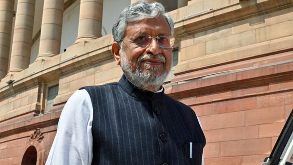 பாஜகவில் இருந்தாலும் நிதிஷ் குமாருக்கு நெருக்கம்.. பீகாரில் கோலோச்சிய சுஷில் குமார் மோடி! யார் இவர்?