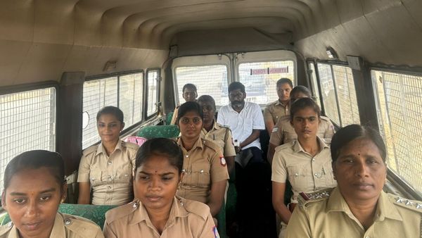 பெண் போலீஸ் இடது கையை முறுக்கியதாக சவுக்கு சங்கர் வாக்குமூலம்! மருத்துவ பரிசோதனைக்கு கோர்ட் உத்தரவு