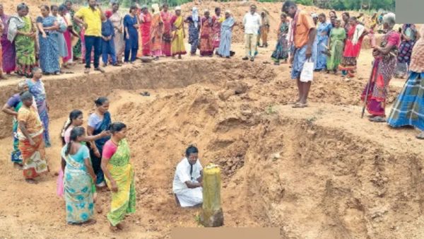 வேலூரில் அதிசயம்.. குளத்திலிருந்து திடீரென வெளியே வந்த 