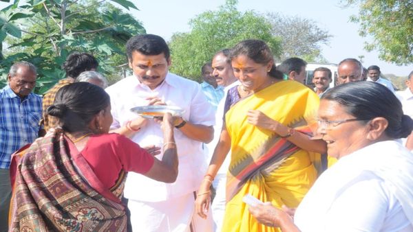 ‛‛நேரில் சந்திக்க முடியலை’’..செந்தில் பாலாஜிக்கு வருத்தத்தோடு ஜோதிமணி நன்றி! போட்டோ தான் ஹைலைட்