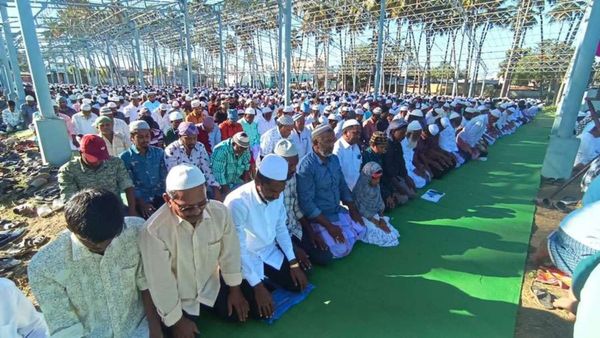 பக்ரீத் பண்டிகை! தமிழகம் முழுவதும் சிறப்பு தொழுகை நடத்திய இஸ்லாமியர்கள்