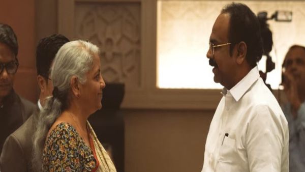 3 வருசமா வெயிட்டிங்.. நிர்மலா சீதாராமனை நேரில் பார்த்ததும் தங்கம் தென்னரசு வைத்த கோரிக்கை!