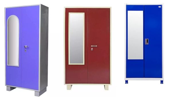 பீரோவை இந்த திசையில் வையுங்க.. உங்க பீரோவுக்குள் இதை மட்டும் போட்டு வைங்க.. பணம் நிற்காமல் வருமாம்