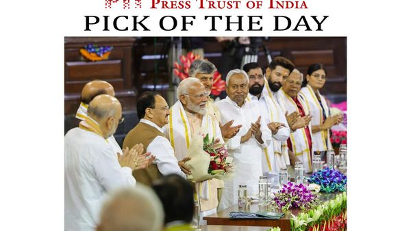 மோடி அமைச்சரவை.. யாருக்கெல்லாம் பதவி தெரியுமா? மாநிலங்கள் வாரியாக உத்தேச லிஸ்ட் இதோ!