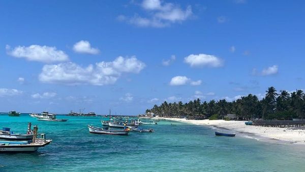 சொந்த காசில் சூனியம்! மாலத்தீவு எடுத்த முடிவால் லட்சத்தீவுக்கு திடீரென கிடைத்த மவுசு! என்னனு பாருங்க