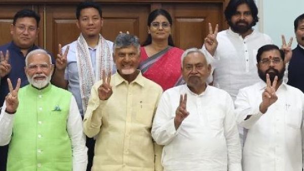 என்டிஏ கூட்டம்! மோடி காலில் விழுந்த நிதிஷ்? பரபரப்பான டாப் 10 அப்டேட்ஸ்