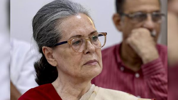 காங்கிரஸ் கட்சியின் நாடாளுமன்ற குழு தலைவர்! சோனியா காந்தி ஒருமனதாக மீண்டும் தேர்வு!