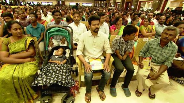 2 கட்டங்களாக மாணவர்களுக்கு பரிசு வழங்குகிறார் விஜய்.. எந்தெந்த மாவட்டங்களுக்கு? வெளியானது அறிவிப்பு!