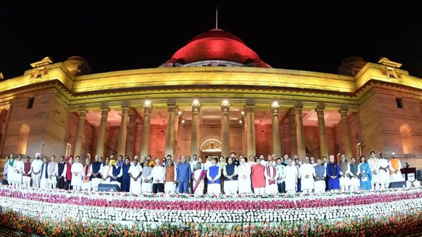 ‛ஒரு முஸ்லிம் கூட இல்லையே’.. இந்திய வரலாற்றில் இதுதான் முதல் முறை.. விவாதமான மோடியின் அமைச்சரவை