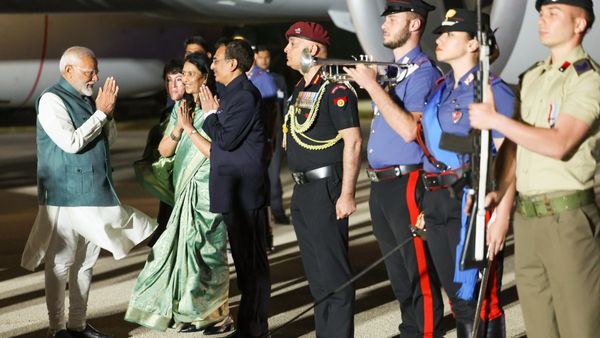 இத்தாலி ஜி 7 மாநாட்டில் மோடி! 3-வது முறை பிரதமரான பின்னர் முதல் வெளிநாட்டு பயணம்!