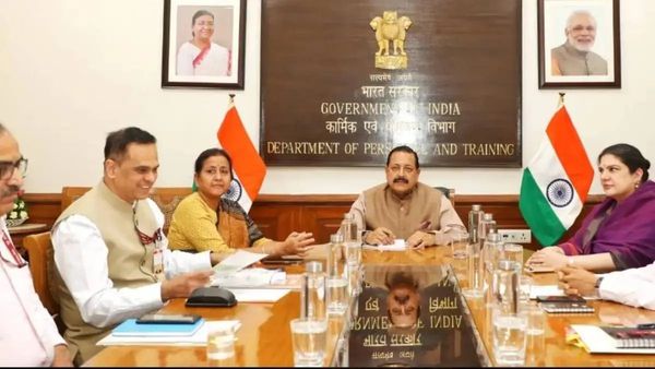 இனி இஷ்டத்திற்கு வர முடியாது.. செக் வைத்த மத்திய அரசு! ஊழியர்களுக்கு பறந்த மேஜர் வார்னிங்