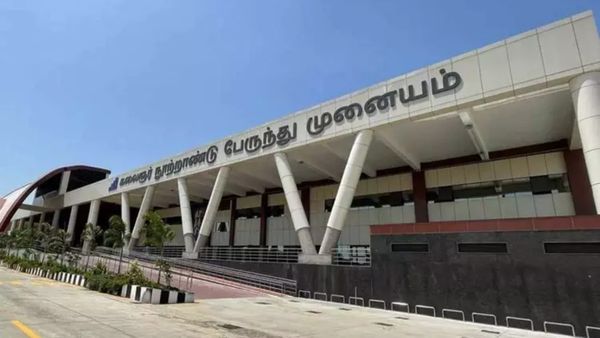 கிளாம்பாக்கம் பஸ் நிலையத்தில்.. சத்தமே இல்லாமல் நடந்த மாற்றம்! குஷியில் துள்ளிய பயணிகள்! ஏன்?