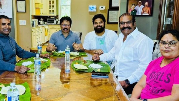 அமெரிக்காவிலும் தலைவாழை விருந்து.. அசத்திய நெப்போலியன்.. விஷயம் இதுதானா? கடல் கடந்து பாரம்பரியம்