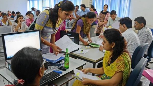 இன்றே கடைசி நாள்.. உடனே அப்ளை பண்ணுங்க! பொறியியல் படிப்புகளில் சேர விரும்பும் மாணவர்களே அலர்ட்!