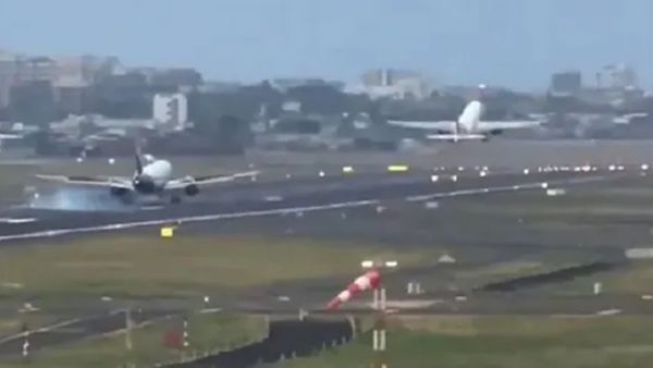 மும்பை ஏர்போர்ட்டில் பதறிய பயணிகள்.. ரன்வேயில் ஒரே நேரத்தில் 2 விமானங்கள்.. என்னாச்சு? பரவும் வீடியோ