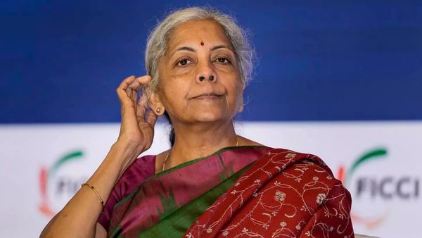 3வது முறையாக மத்திய அமைச்சர்.. ஆனாலும் இந்தி தெரியாது.. யார் இந்த நிர்மலா சீதாராமன்?