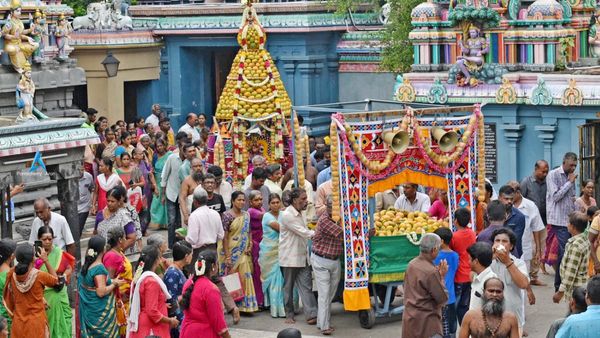 அம்மையே அமர்க! காரைக்கால் அம்மையாரை அழைத்த சிவபெருமான்! மாங்கனி திருவிழா கோலாகலம்