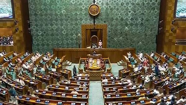 1952-ம் ஆண்டு முதல் 2024-ம் ஆண்டு வரை லோக்சபா சபாநாயகர்கள்.. 17 பேர் முழு விவரம்!