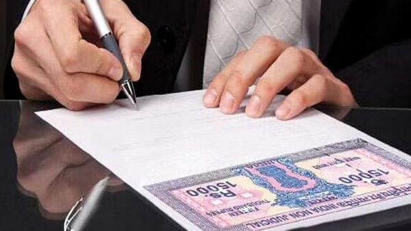 விஏஓ முதல் சார் பதிவாளர் வரை.. உங்கள் சொத்துக்கு பட்டா அவசியமா? பத்திரங்களை பதிவதுடன் இதுவும் தேவை