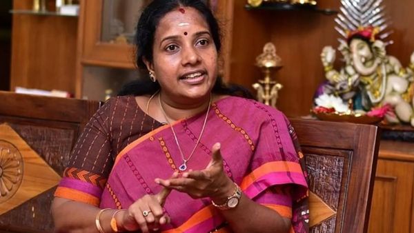 Oneindia Exclusive: தமிழகம் என பட்ஜெட்டில் சொல்றதா முக்கியம்? பலன் கிடைப்பதை மட்டும் பாருங்க - வானதி