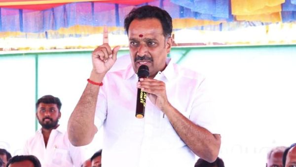 ரூ.100 கோடி நிலமோசடி வழக்கு! கேரளாவில் பதுங்கியிருந்த அதிமுக மாஜி அமைச்சர் எம்.ஆர்.விஜயபாஸ்கர் கைது