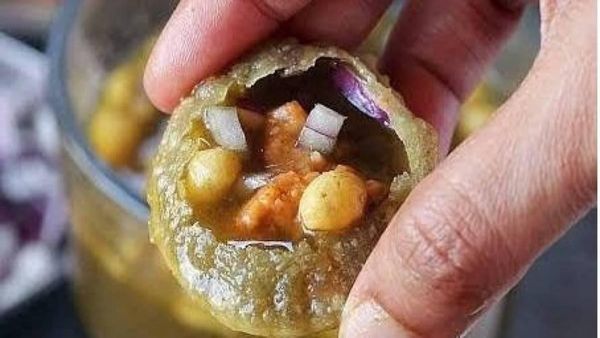 பானிபூரி வைத்த 