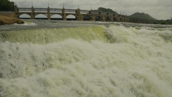 மேட்டூர் அணையிலிருந்து திறக்கப்படும் நீர்.. 11 மாவட்டங்களுக்கு பறந்த வெள்ள அபாய எச்சரிக்கை! அலர்ட்