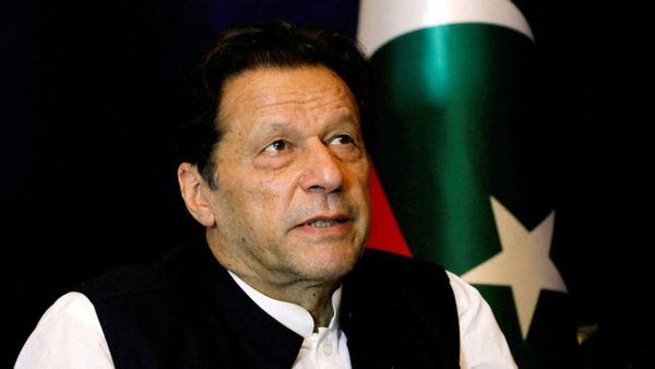 மொத்தமாக காலியாகும் இம்ரான்கான்.. சிறையிலேயே முடியும் அரசியல் வாழ்க்கை! பிடிஐ கட்சி முடக்கம்?