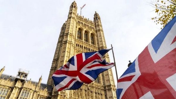 தனியார் நிறுவனங்களுக்கு சலுகைகள் கட்! பிரிட்டன் புதிய அரசு அதிரடி.. தொழிலாளர்களுக்கு ஆதரவாக சட்டம்