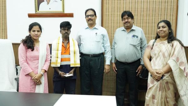 யாருப்பா இந்த அந்தோனிசாமி.. அதிசயித்துப் போன சென்னை மக்கள்.. நேரில் அழைத்து பாராட்டிய மேயர் பிரியா!