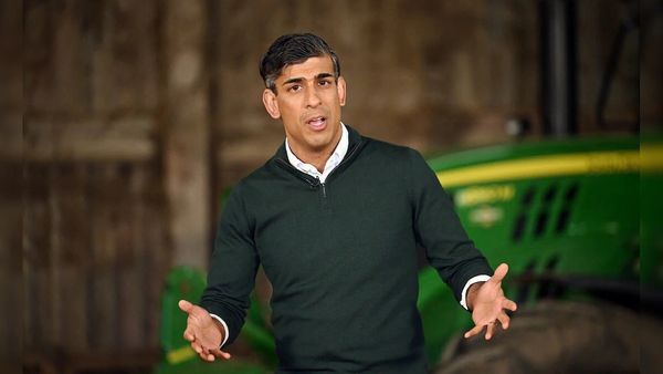 24 மணி நேரம் தான் டைம்.. பிரதமர் குடியிருப்பை காலி செய்யும் ரிஷி சுனக்.. அடுத்து Kissing hands தான்!