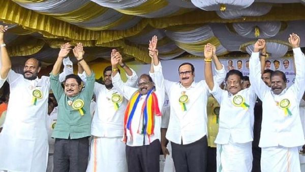 அதிமுக கூட்டணியில் நாதக, பாமக! 2026ல் ஆட்சி மாறுமா? அப்ப விஜய் எந்த பக்கம்?