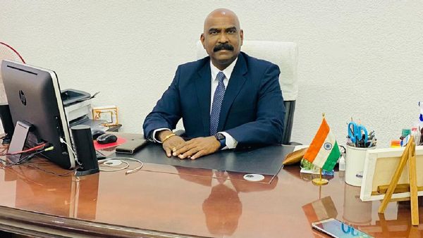 மிரட்டக் கூடாது.. சார், மேடம்னு தான் கூப்பிடனும்! போலீசாருக்கு ADGP டேவிட்சன் தேவாசீர்வாதம் அட்வைஸ்!