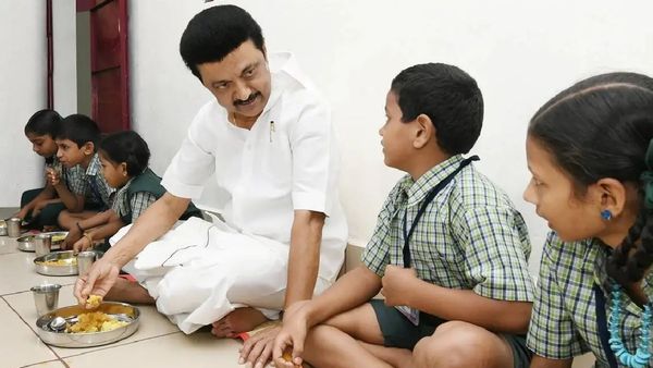 ஒருதுளி கூட உணவின் தரம் குறைய கூடாது! ‘ஸ்பெஷல் கேர்’ எடுத்துக்கனும்! அதிகாரிகளுக்கு முதல்வர் அட்வைஸ்