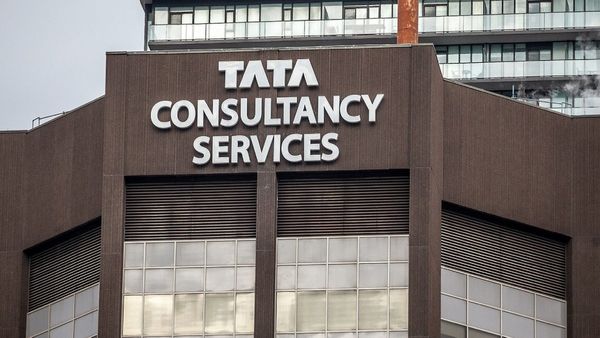TCS-ல் 40,000 வேலைவாய்ப்பு..  Freshers-க்கு அடிக்கும் யோகம்.. ஐடி நிறுவனத்தின் பலே திட்டம் 