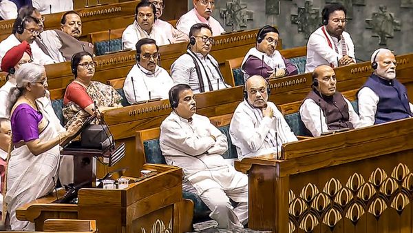 இத்தனை லட்சம் கோடியா? நடப்பு நிதியாண்டில் மத்திய அரசு வாங்கும் கடன் எவ்வளவு தெரியுமா? அம்மாடியோ