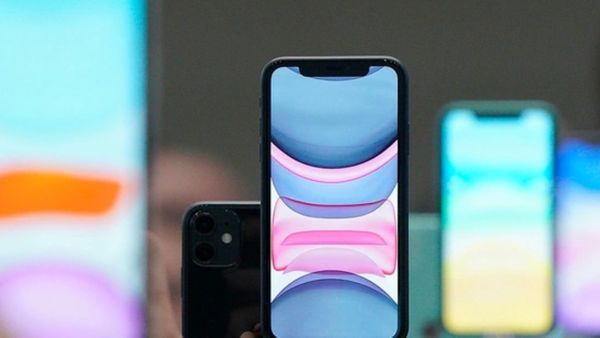 ஆப்பிள் வரலாற்றில் முதல்முறை! ஐபோன் ப்ரோ மாடல்களுக்கு தள்ளுபடி.. ரேட் மேலும் குறைய வாய்ப்பு?