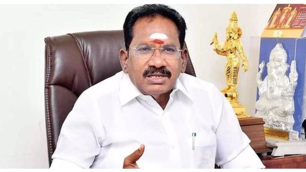 இங்க தான் நீங்க ‘கிராஸ்’ பண்ணனும்..தீவிரவாதிகள் மாதிரி நடத்துறீங்களே! செல்லூர் ராஜூவுக்கு வந்த கோபம்