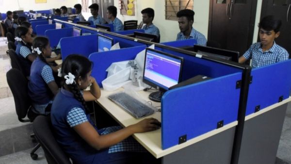 மத்திய அரசு தந்த நிதியை தமிழக அரசு Emisக்காக பயன்படுத்துவது நியாயமா? கணினி ஆசிரியர்கள் சங்கம் வேதனை