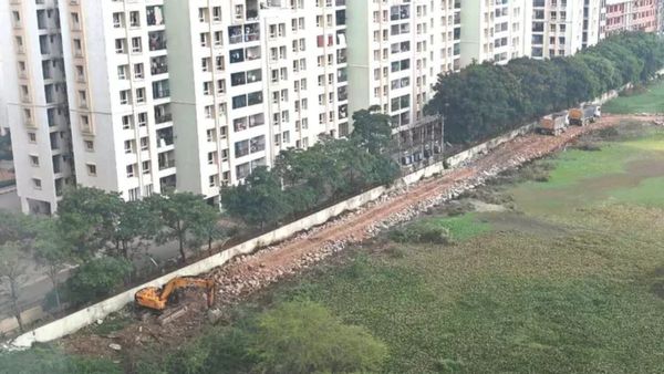 பெரும்பாக்கம் ஏரியில் பிரபல கட்டுமான நிறுவனத்தின் சாலையா.. பசுமைத் தீர்ப்பாயம் அதிரடி உத்தரவு