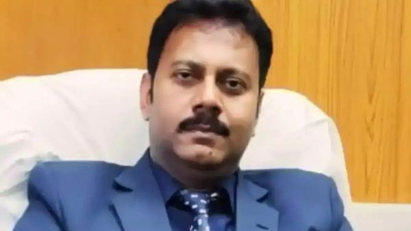 கொல்கத்தா மருத்துவர் வழக்கில் திருப்பம்.. சிக்குகிறாரா முன்னாள் கல்லூரி முதல்வர்? கோர்ட் அதிரடி 