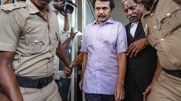 புழல் மருத்துவமனையில் படுத்தபடுக்கையாக ஆஜரான செந்தில் பாலாஜி! திடுக்கிட்ட நீதிபதி அல்லி! என்னாச்சு?