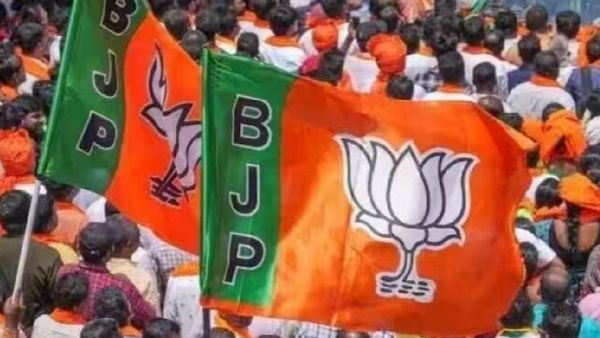 கால் வெச்ச இடம் எல்லாம் கண்ணிவெடி?  குழப்பமான பாஜக வேட்பாளர் பட்டியல்- காஷ்மீரில் வெடித்த போராட்டம்!