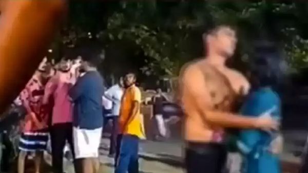 சென்னை கூடுவாஞ்சேரியில் காதலியை கட்டிப்பிடித்து முத்தம் தந்து.. சட்டையை வேற காணோமே.. கண்ணே கூசுது